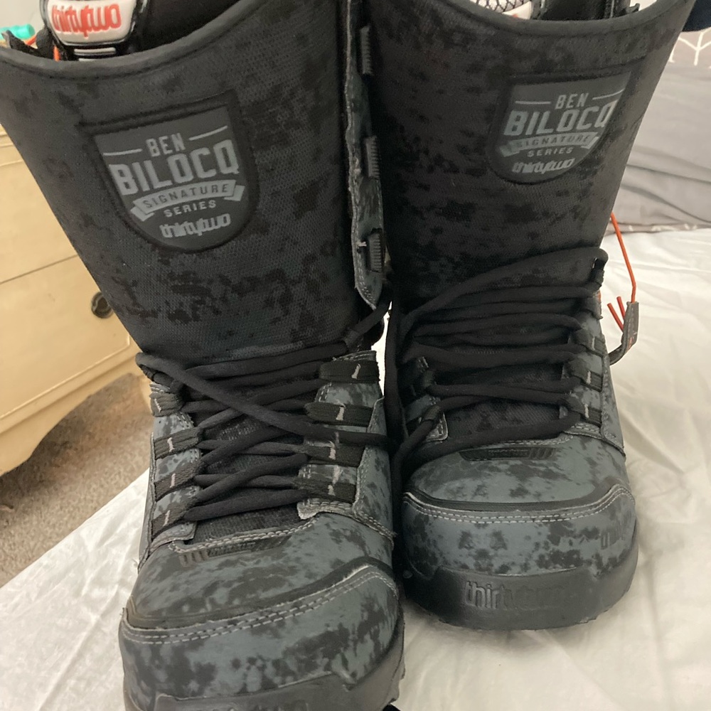 Selling MINT condition ThirtyTwo boots. Men’s 8.5